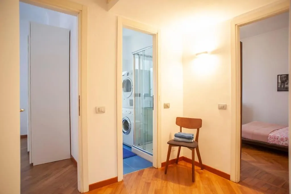 Bright And Comfy In A Beautiful Contemporary Home Milan Apartment