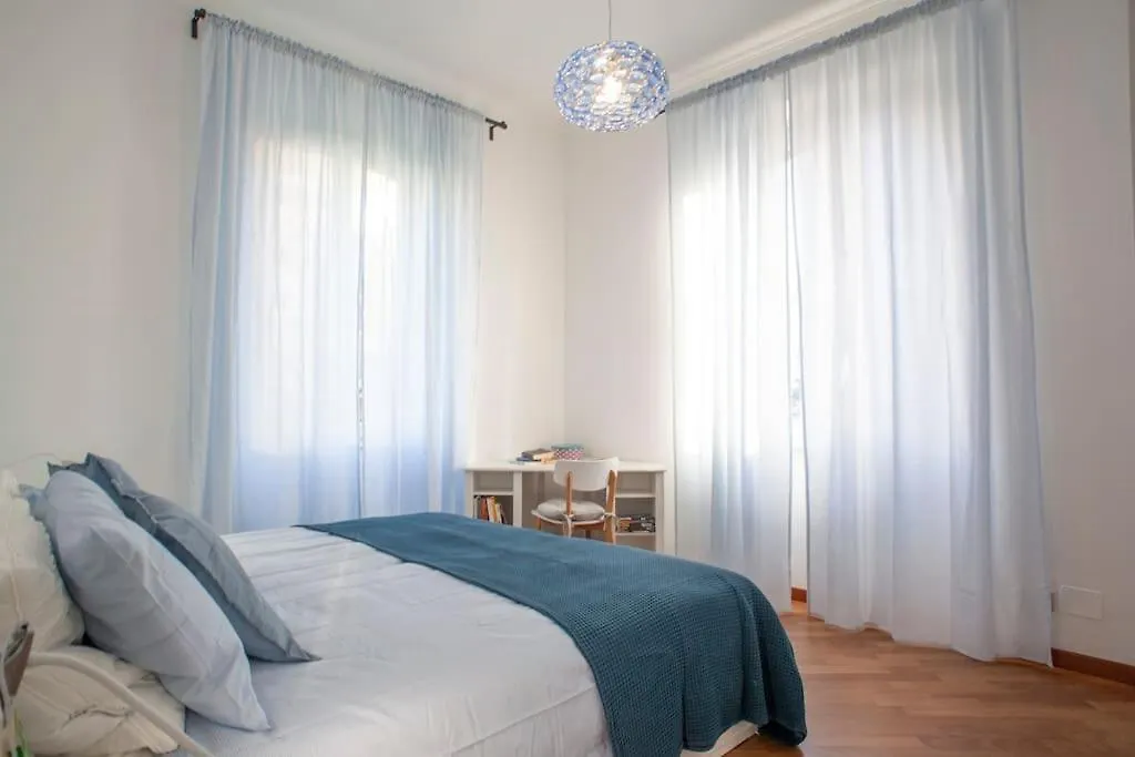 Bright And Comfy In A Beautiful Contemporary Home Milan Italy