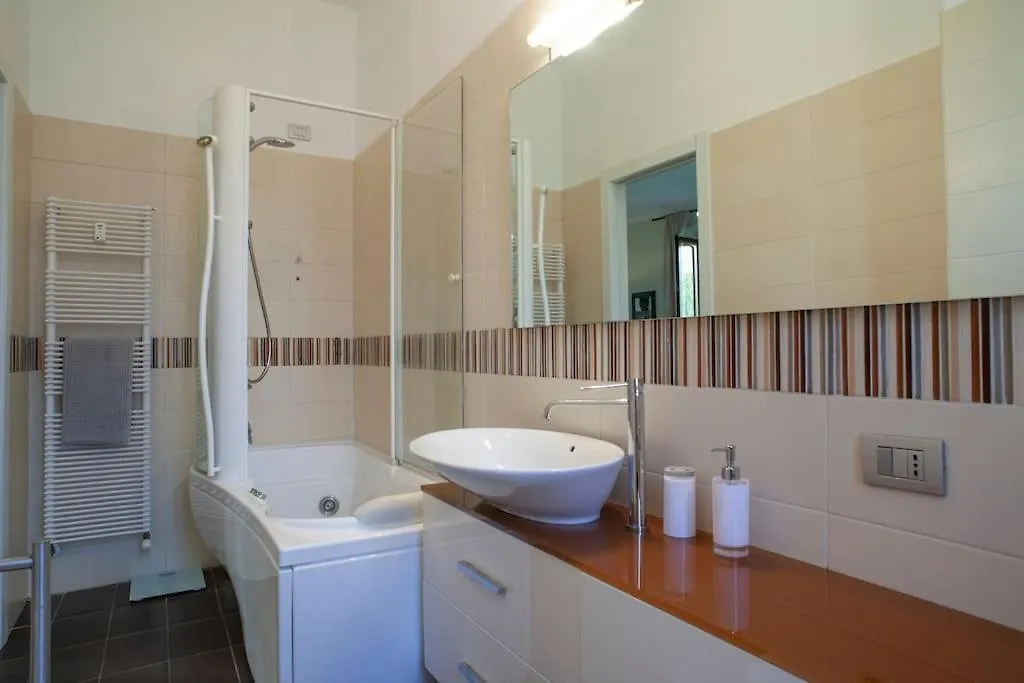 Bright And Comfy In A Beautiful Contemporary Home Milan 0*,
