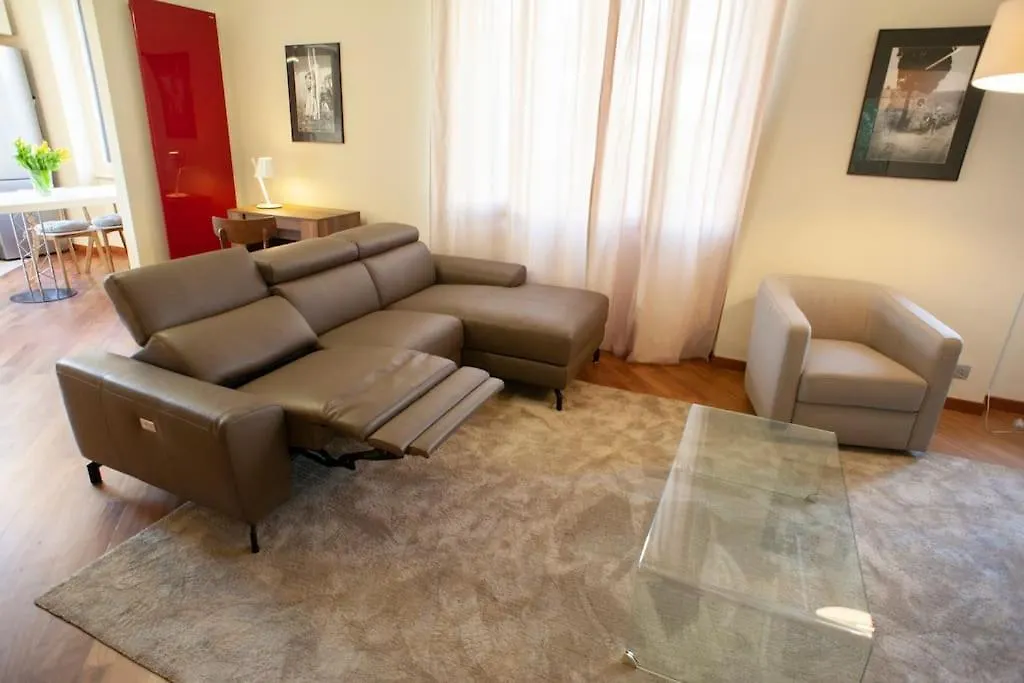 Bright And Comfy In A Beautiful Contemporary Home Milan