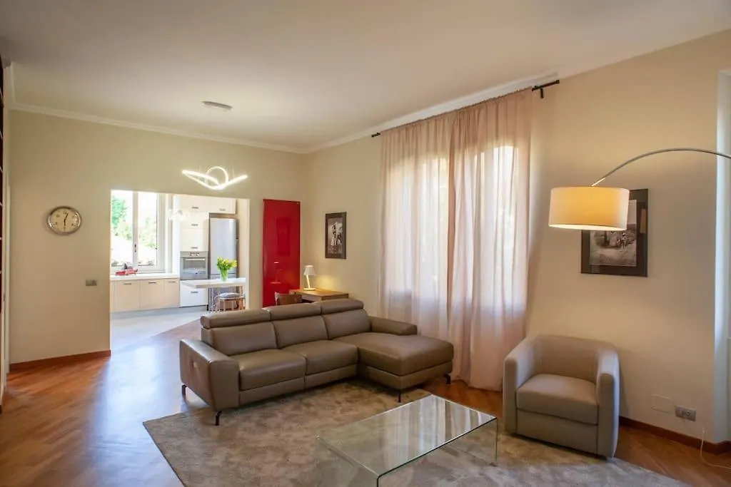 Bright And Comfy In A Beautiful Contemporary Home Milan Apartment