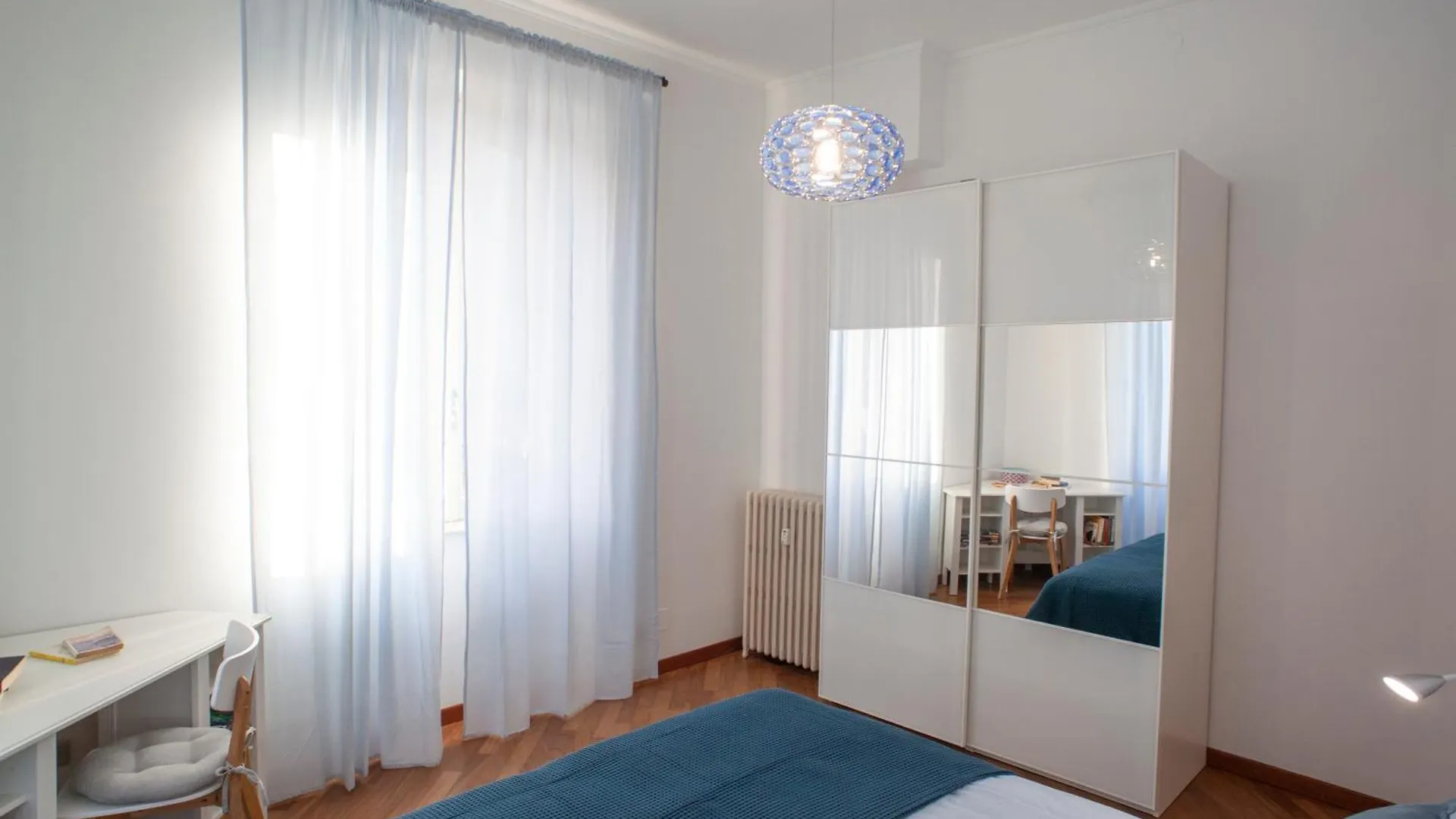 Bright And Comfy In A Beautiful Contemporary Home Milan Italy