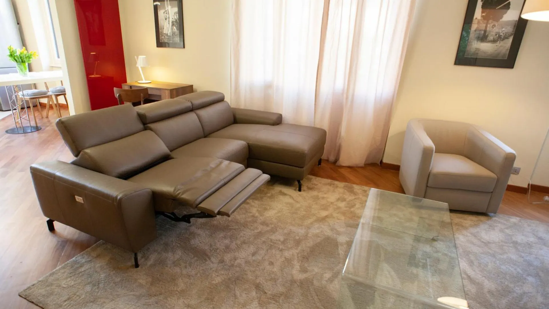 Bright And Comfy In A Beautiful Contemporary Home Milan Apartment