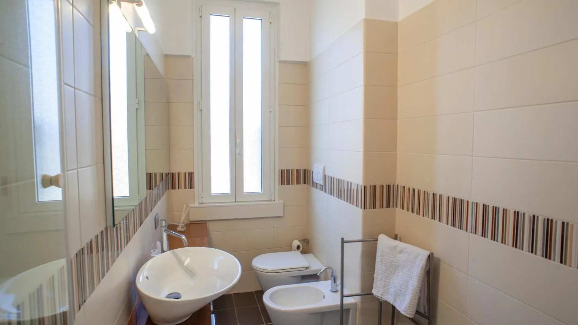 Apartment Bright And Comfy In A Beautiful Contemporary Home Milan Italy