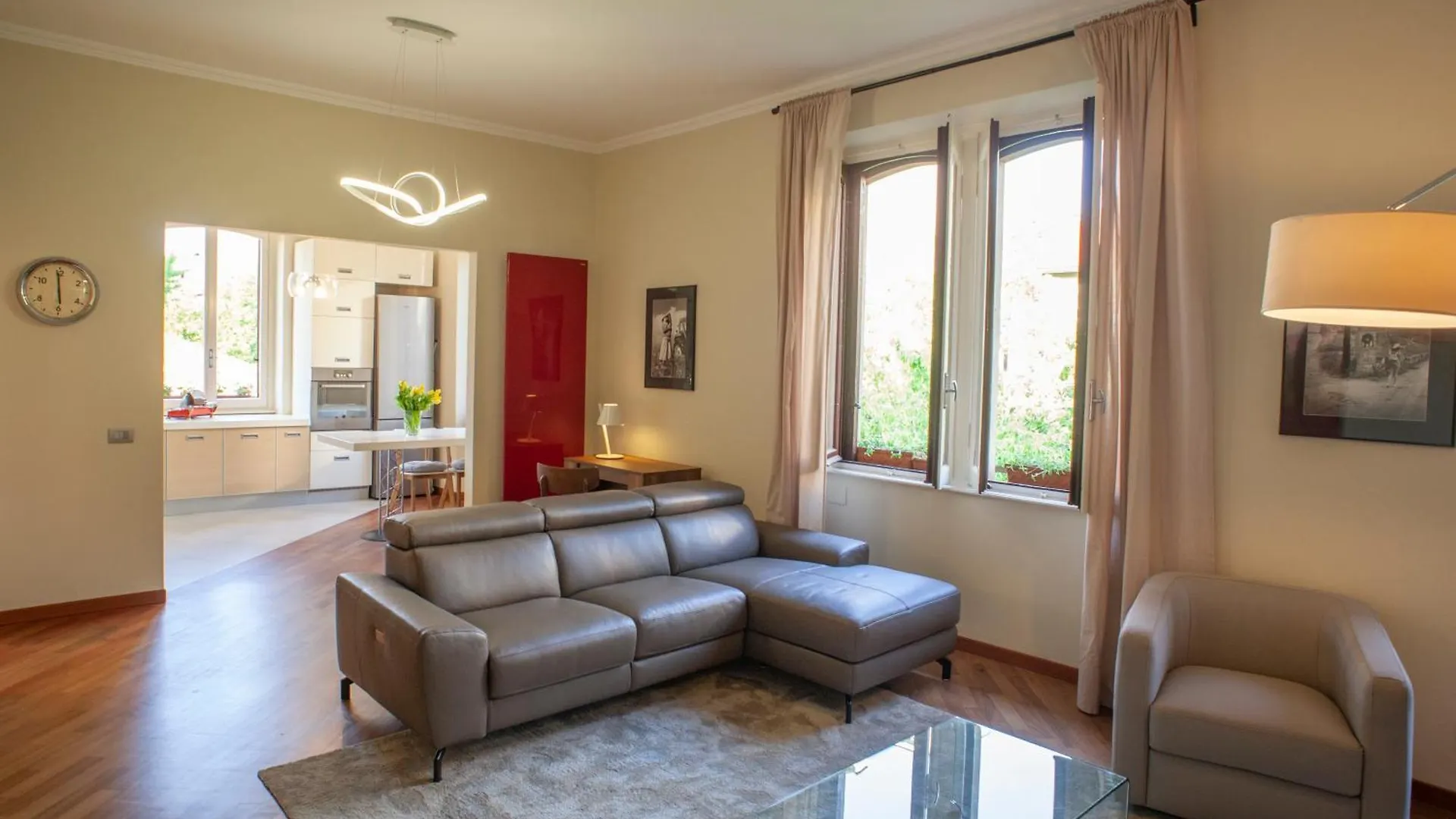 Bright And Comfy In A Beautiful Contemporary Home Milan