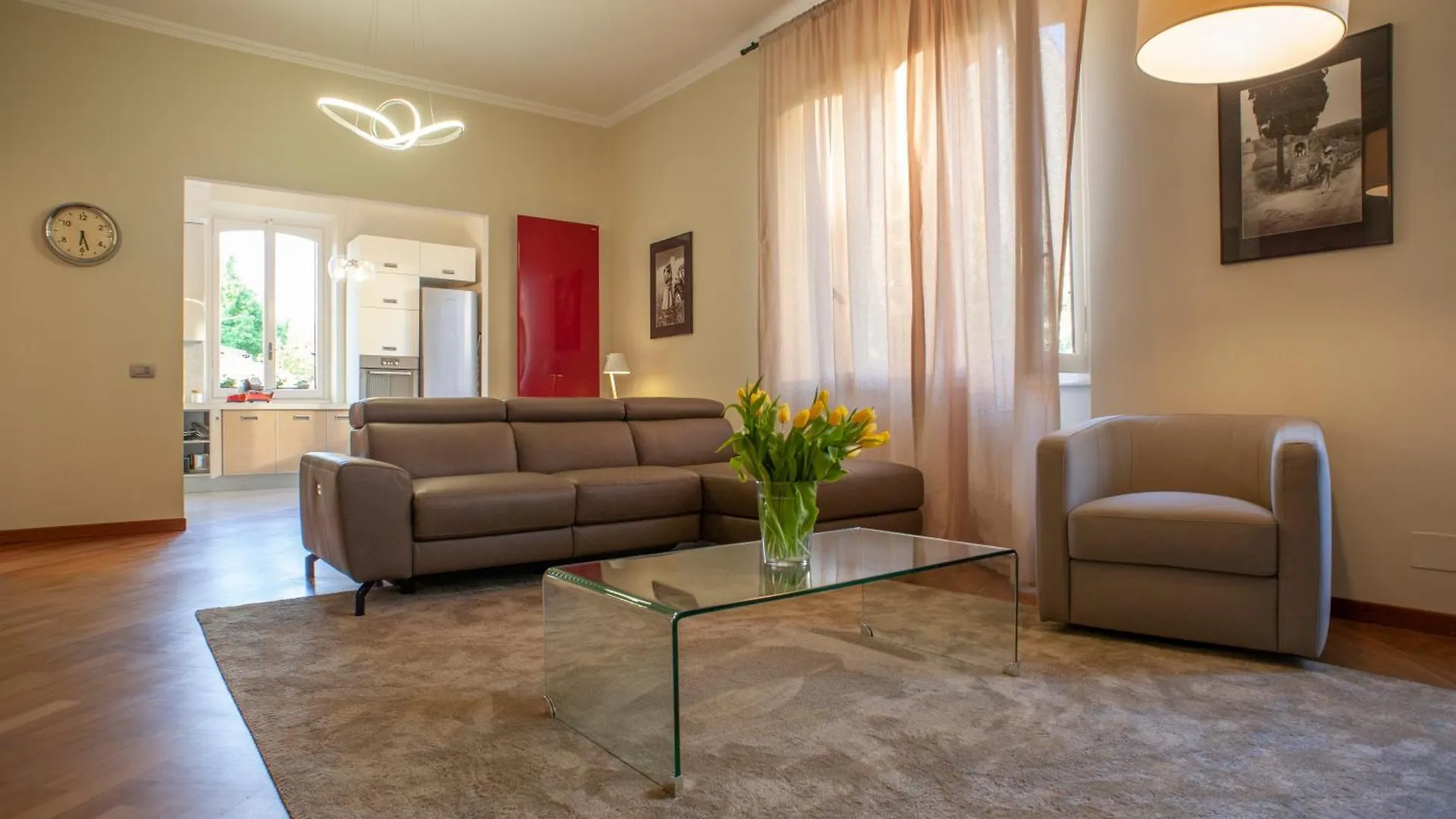 Bright And Comfy In A Beautiful Contemporary Home Milan Apartment