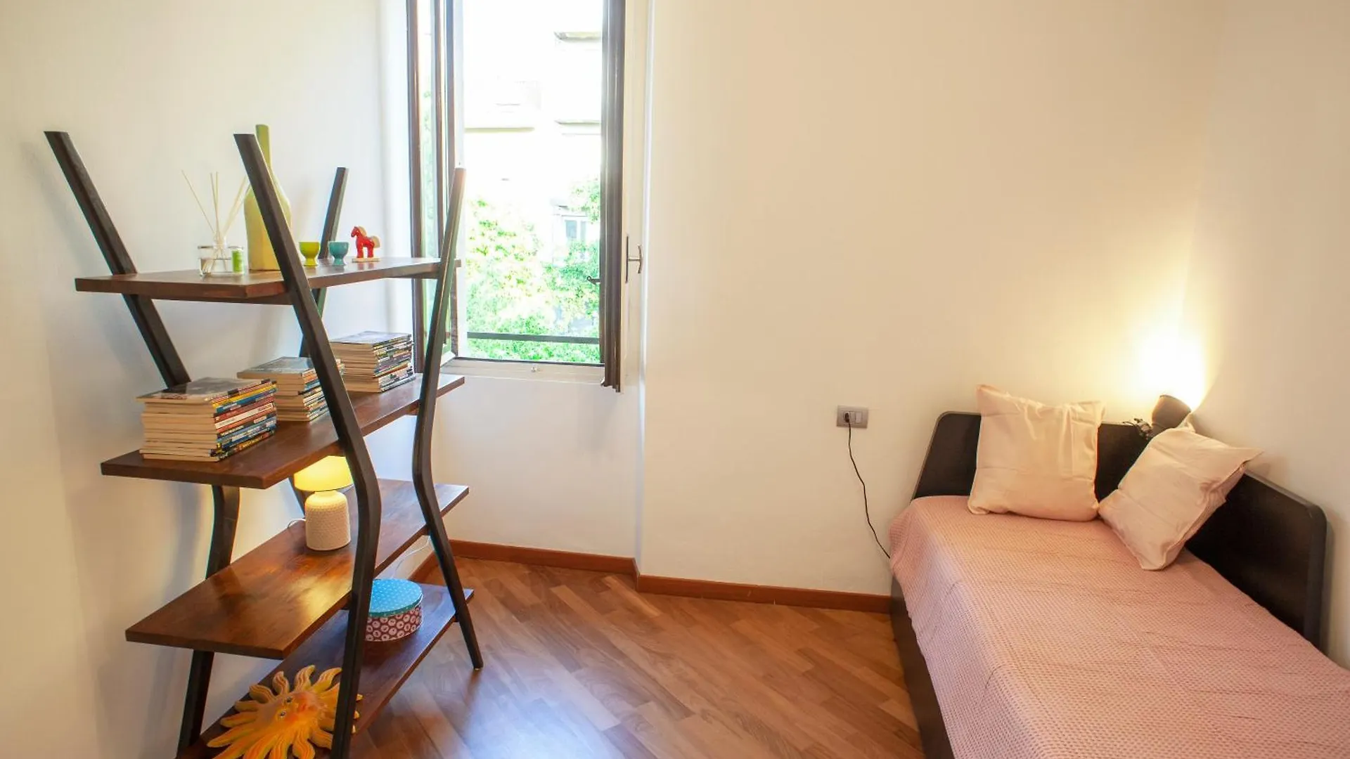 Bright And Comfy In A Beautiful Contemporary Home Milan Apartment